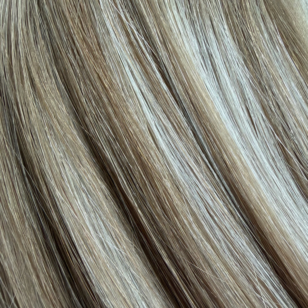 Dhair FLAT WHITE BALAYAGE 8N|12A Tape Extension